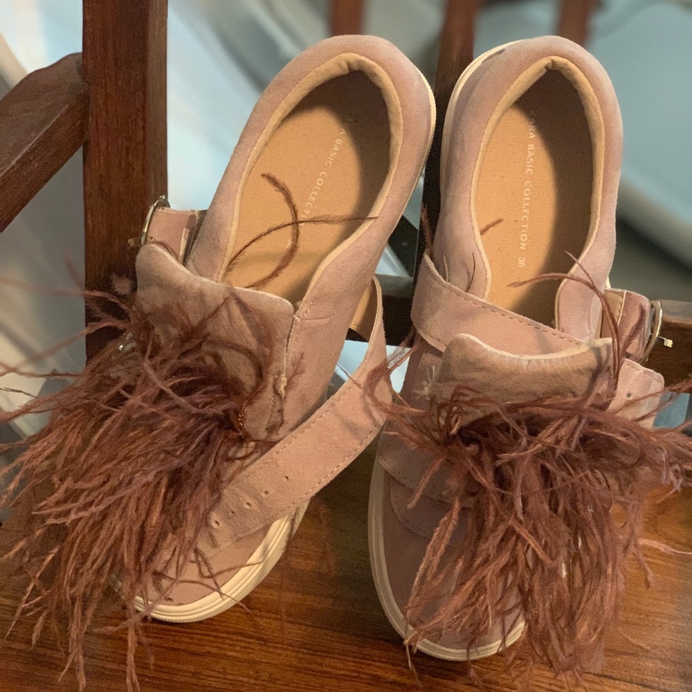 Zara blush sneaker/feather lined